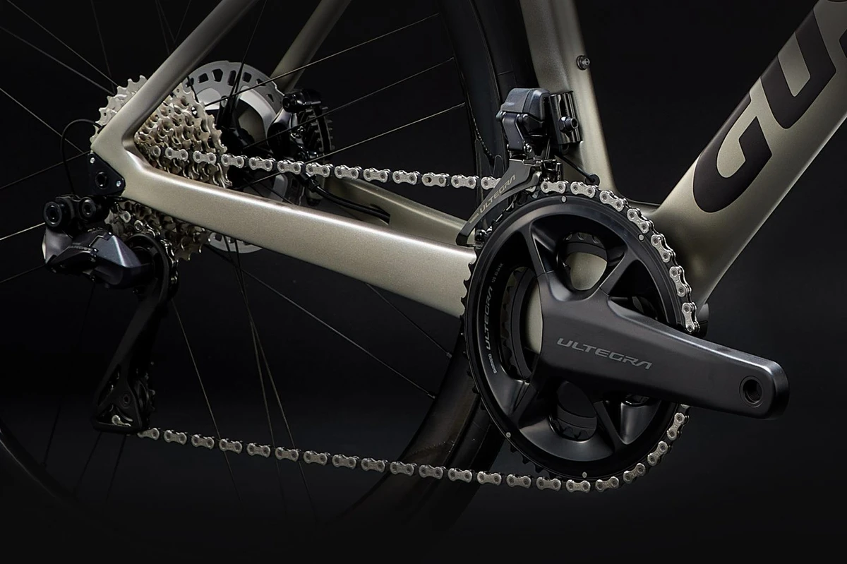 GUSTO Cobra Evo PRO TE Ultegra Di2 Carbon Wheelset - Black - Image 3