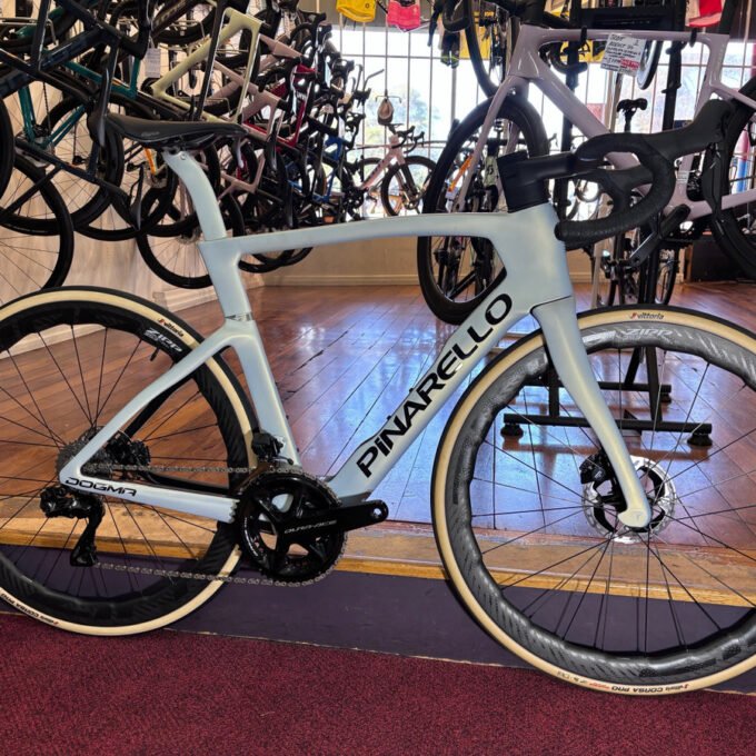 Pinarello Dogma F Dura Ace Di2 Zipp 353 Carbon Wheelset